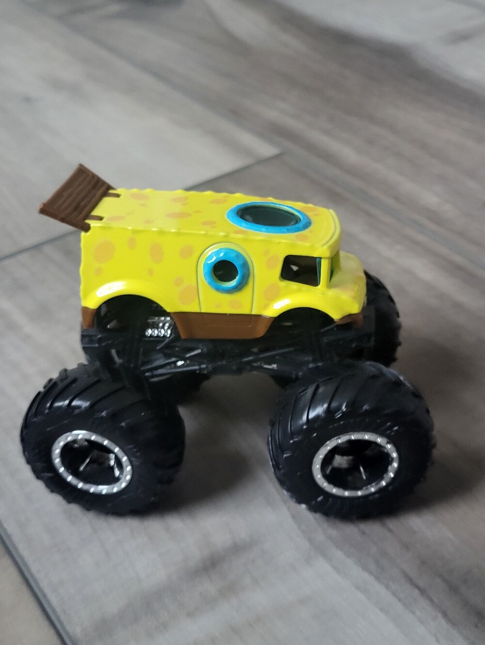 Hotwheels SpongeBob monster truck